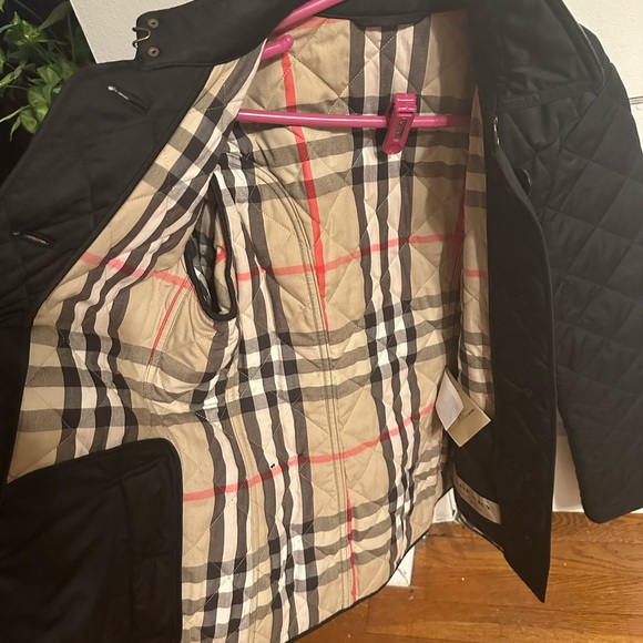 Very Gently Used Burberry Diamond Quilted Jacket - Picture 4 of 7
